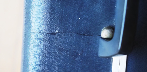 Crack near the handle after repairt