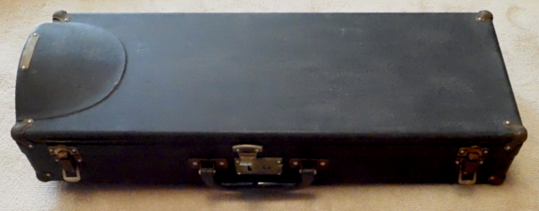 The case of NIKKAN IMPERIALE TRUMPET (up)